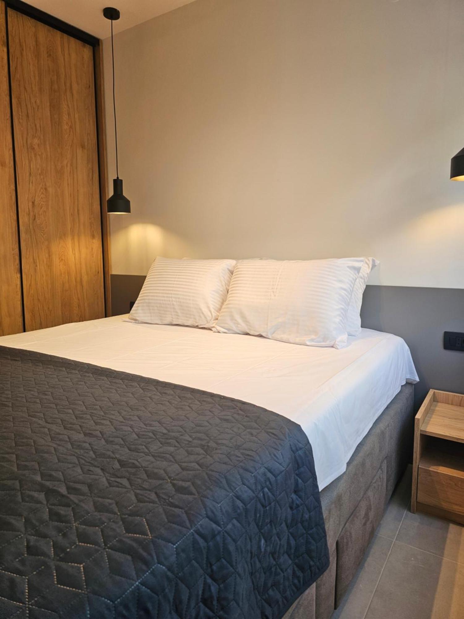 Anja & Ogo Apartments Sea View & Pool Petrovac Bagian luar foto