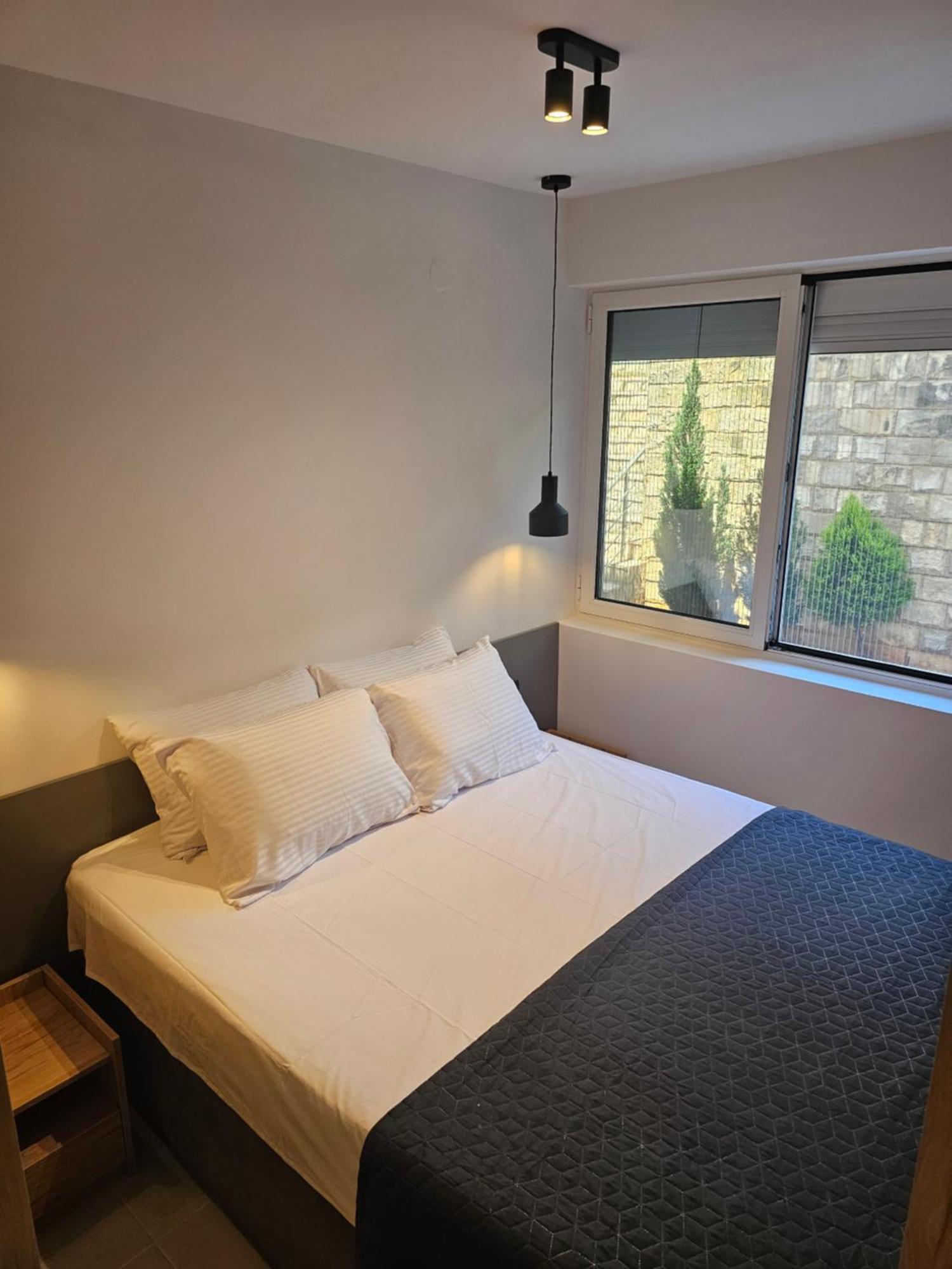 Anja & Ogo Apartments Sea View & Pool Petrovac Bagian luar foto
