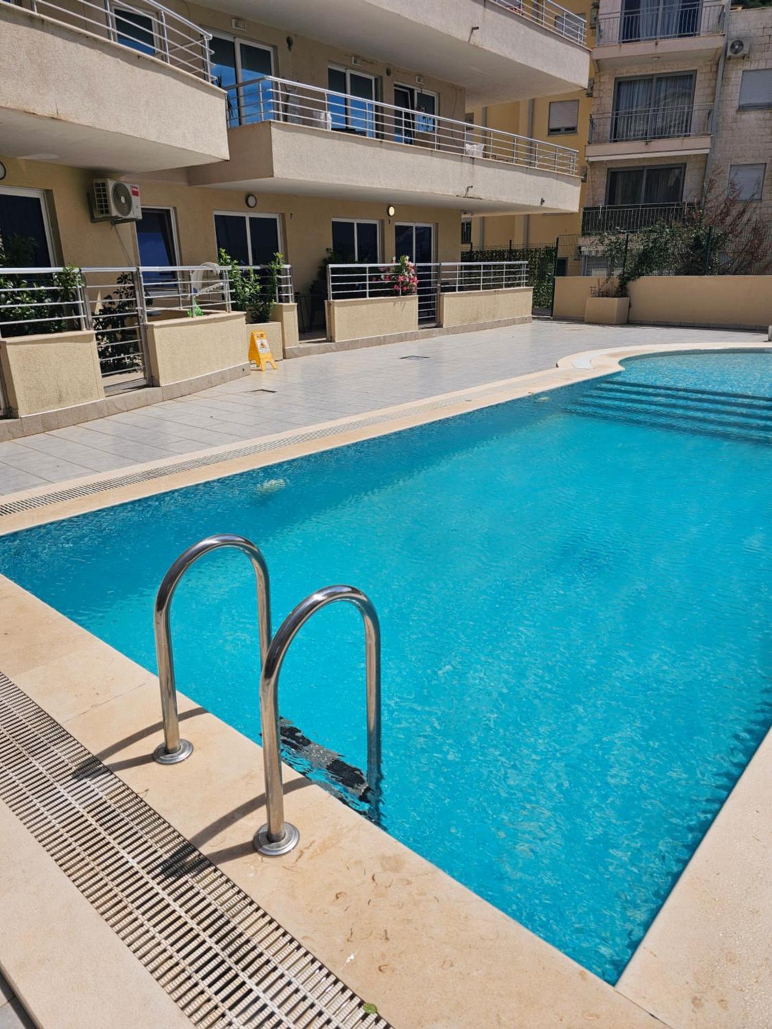 Anja & Ogo Apartments Sea View & Pool Petrovac Bagian luar foto